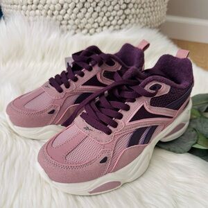 Reebok Girls Royal Charge Y2K Chunky Sneakers, Size 4